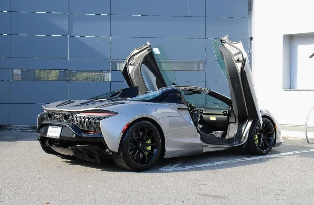 2026 McLaren Artura - Image 26 of 31