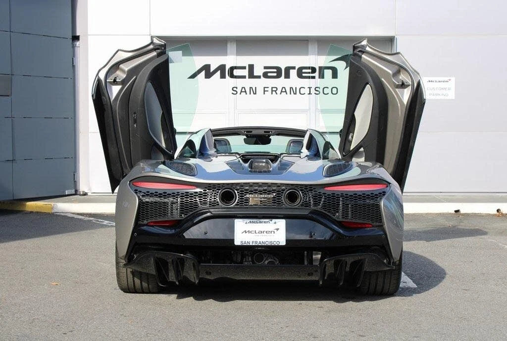 2026 McLaren Artura - Image 25 of 31