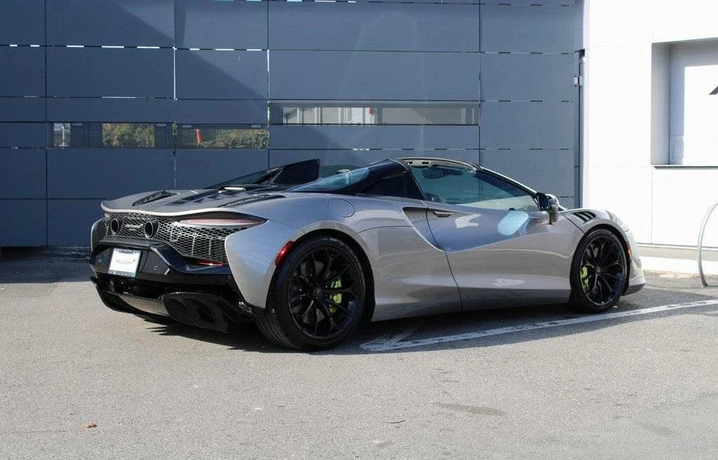 2026 McLaren Artura - Image 22 of 31