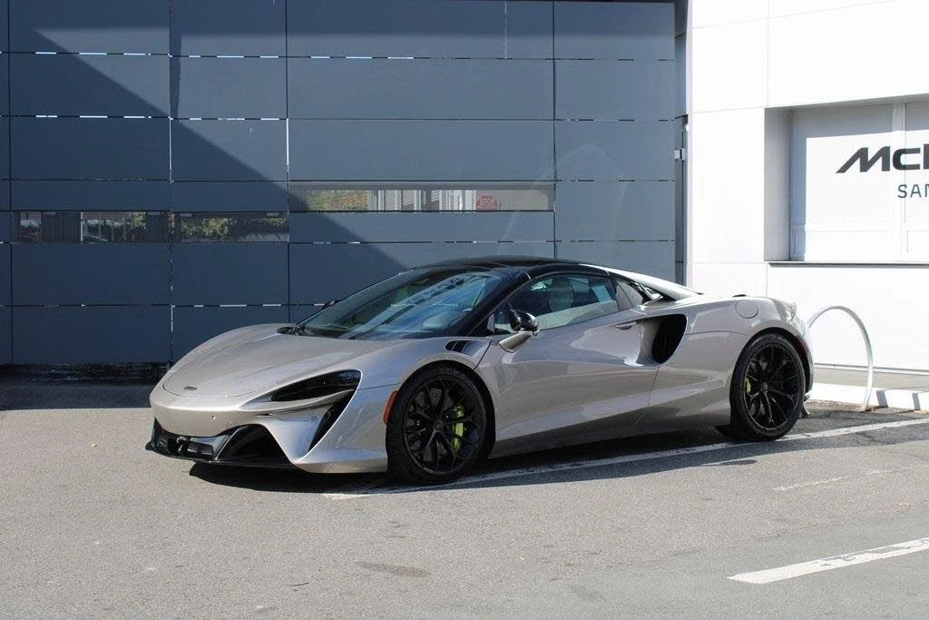 2026 McLaren Artura - Image 6 of 31