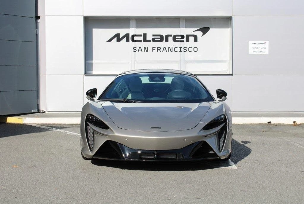 2026 McLaren Artura - Image 7 of 31