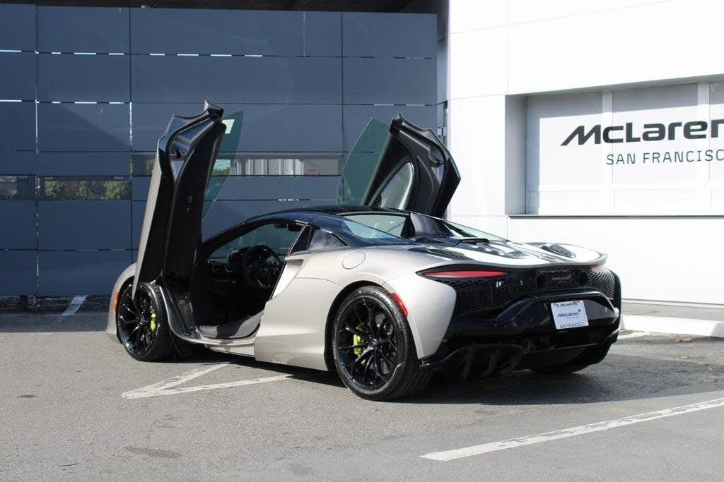 2026 McLaren Artura - Image 30 of 31