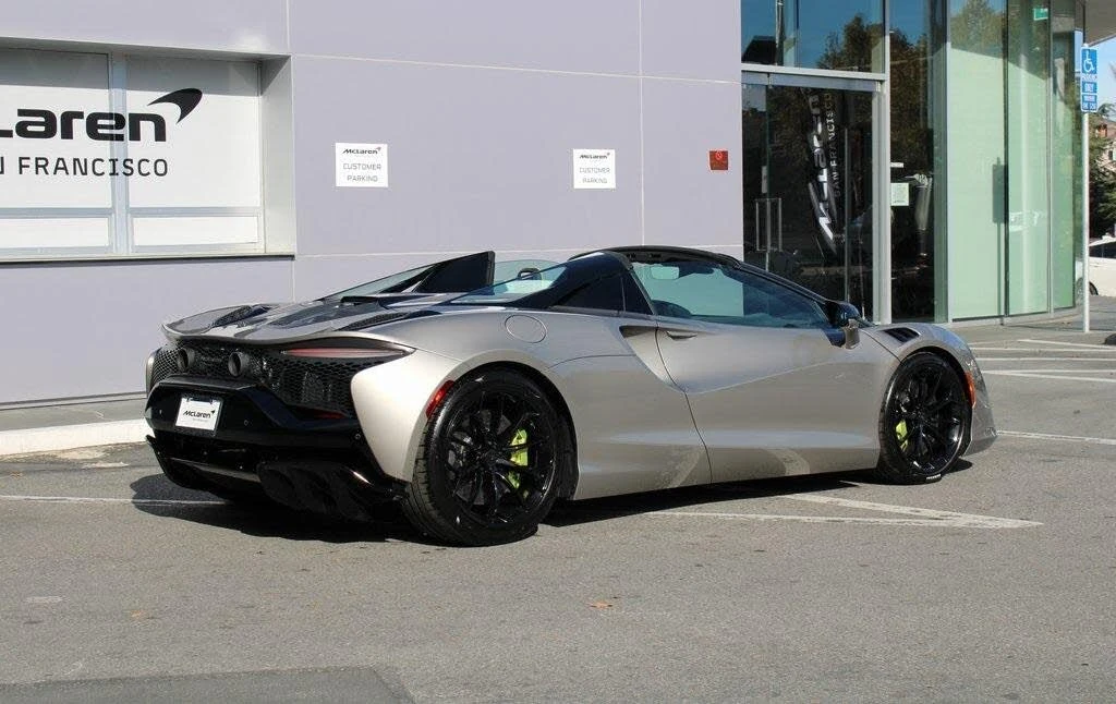 2026 McLaren Artura - Image 14 of 31
