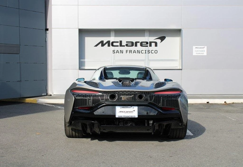2026 McLaren Artura - Image 28 of 31
