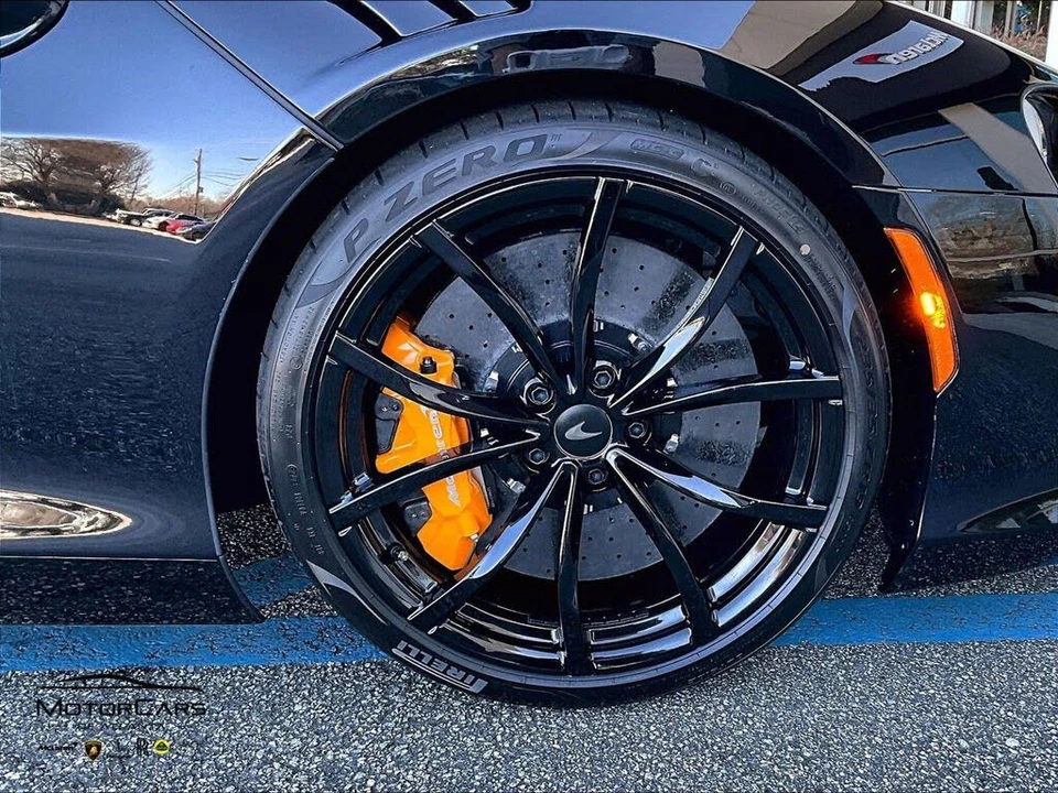 2026 McLaren Artura - Image 15 of 15