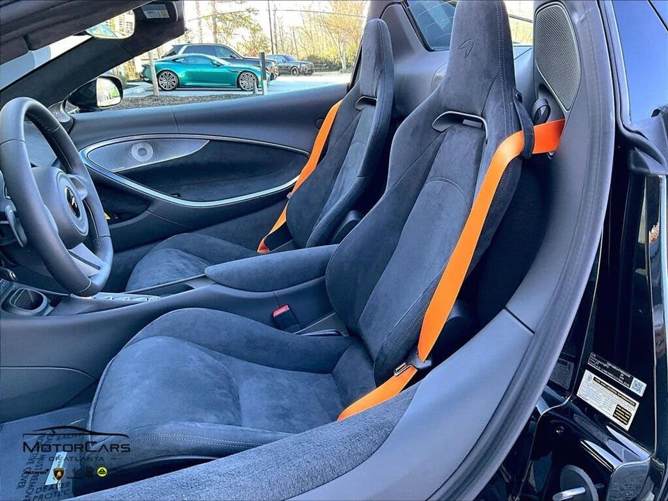2026 McLaren Artura - Image 9 of 15