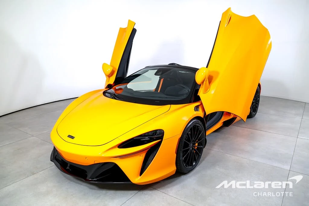 2026 McLaren Artura - Image 6 of 7