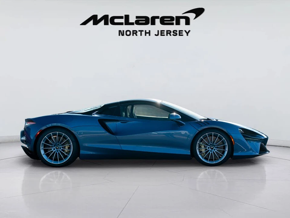 2026 McLaren Artura - Image 5 of 31