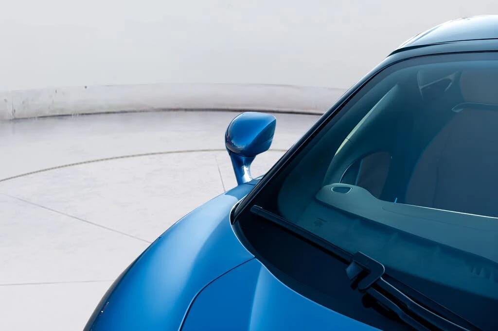 2026 McLaren Artura - Image 20 of 31