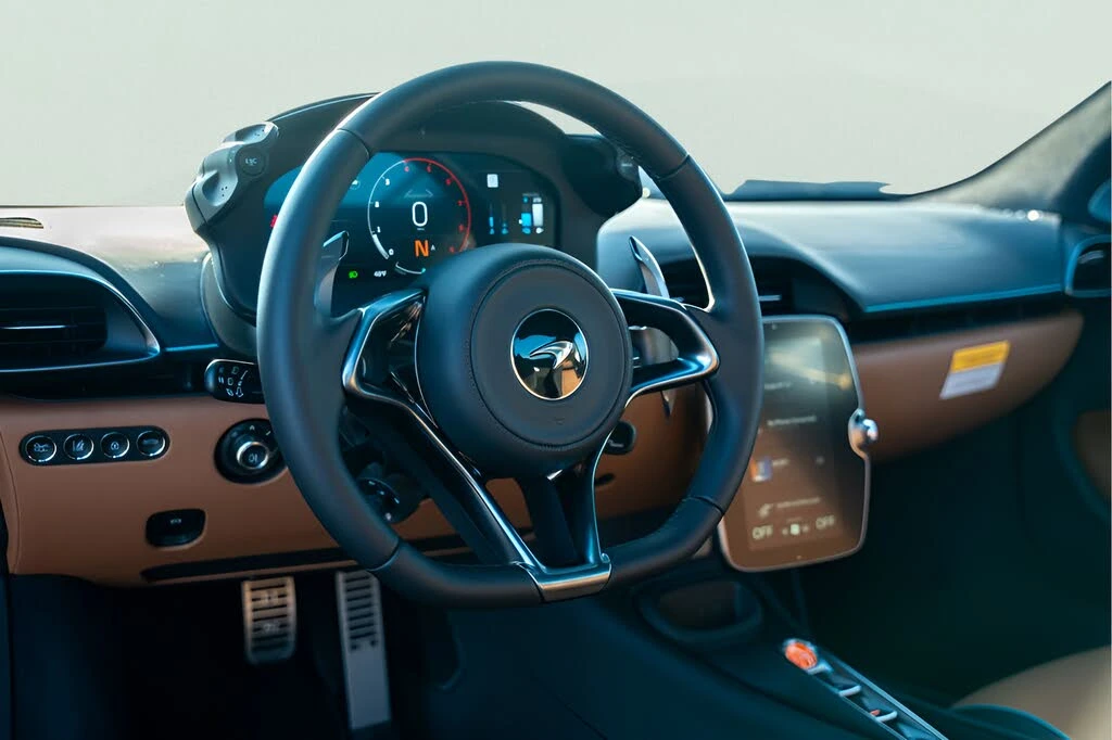 2026 McLaren Artura - Image 30 of 31