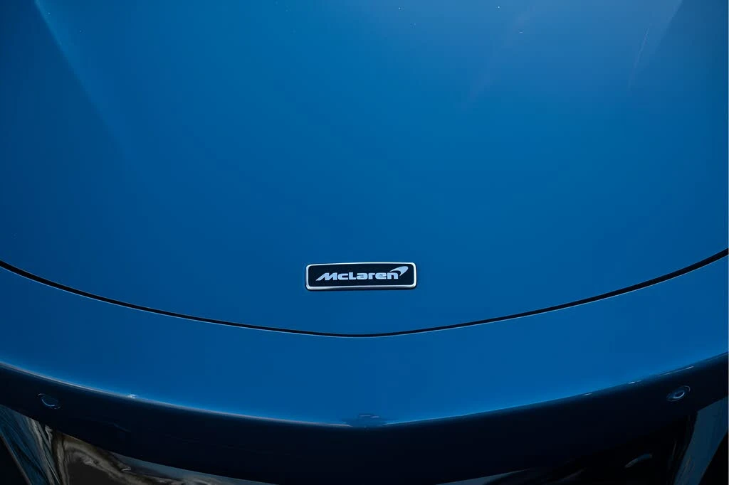 2026 McLaren Artura - Image 18 of 31