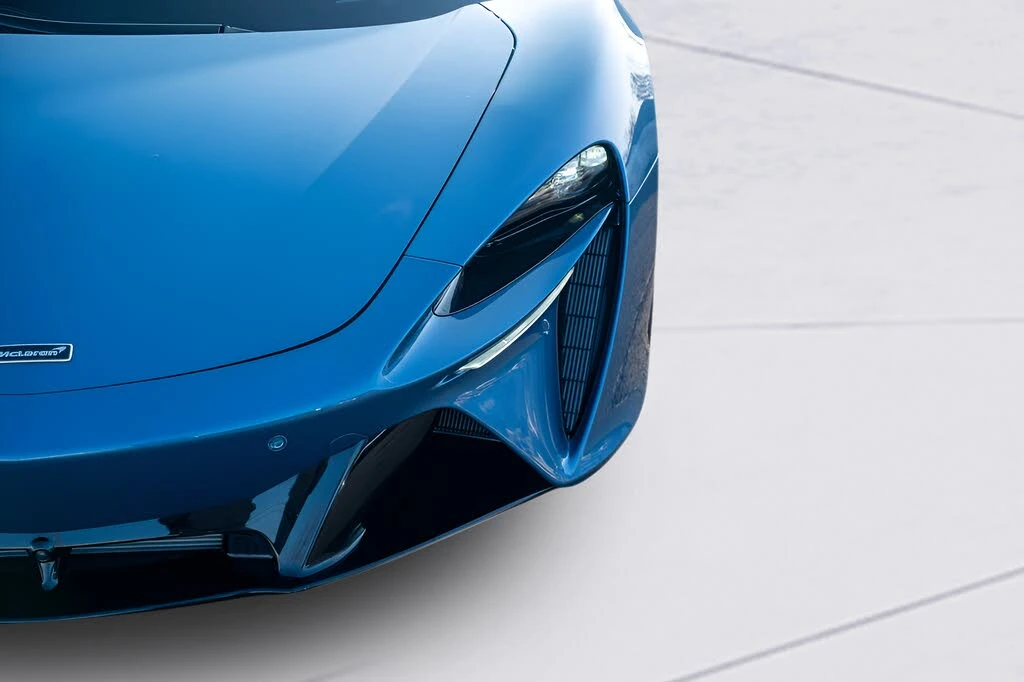 2026 McLaren Artura - Image 19 of 31