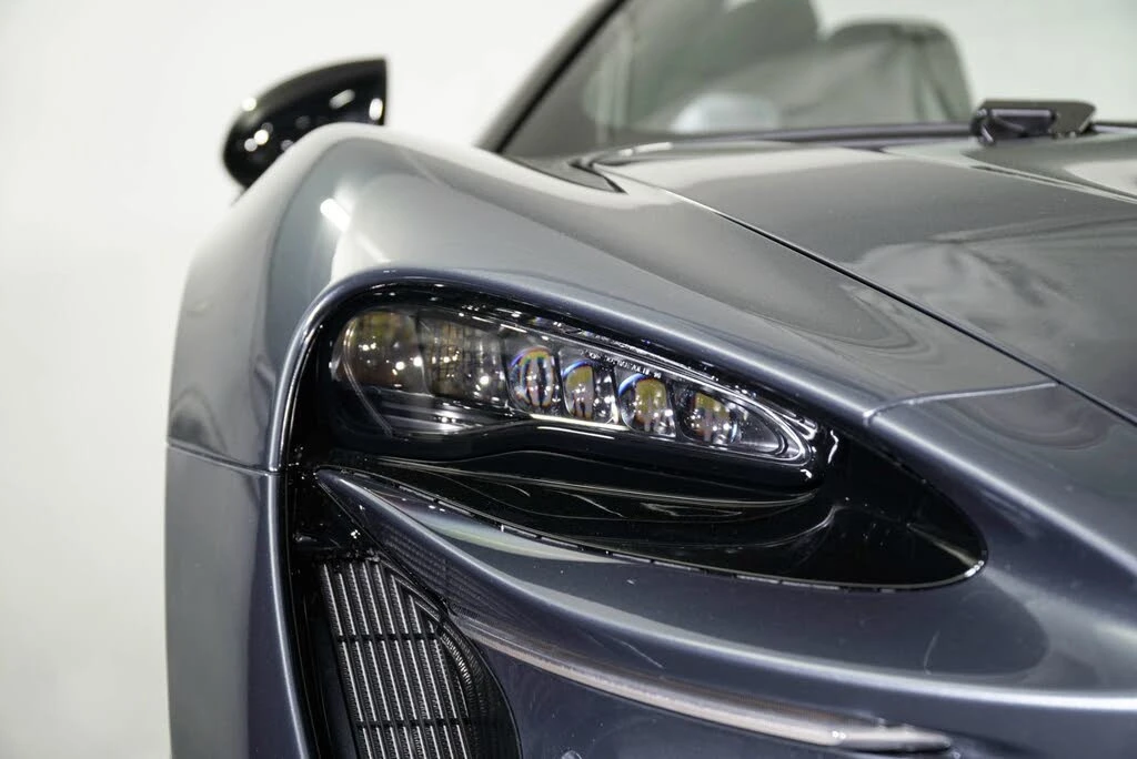 2026 McLaren Artura - Image 15 of 31