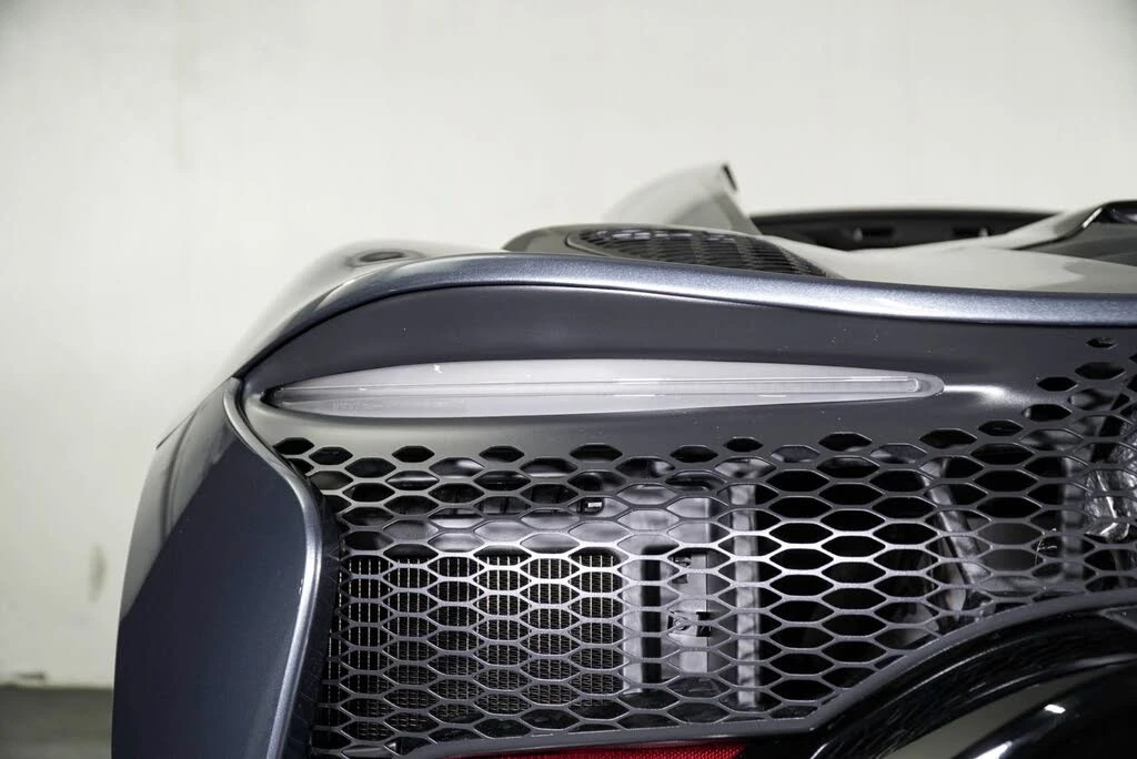 2026 McLaren Artura - Image 19 of 31