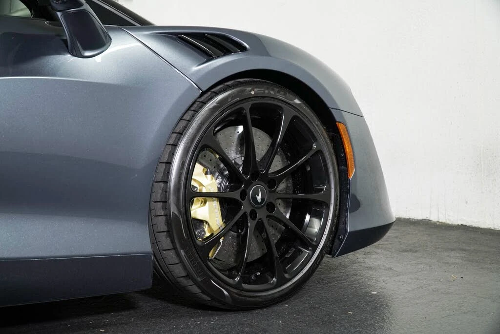 2026 McLaren Artura - Image 9 of 31