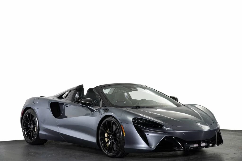 2026 McLaren Artura - Image 25 of 31