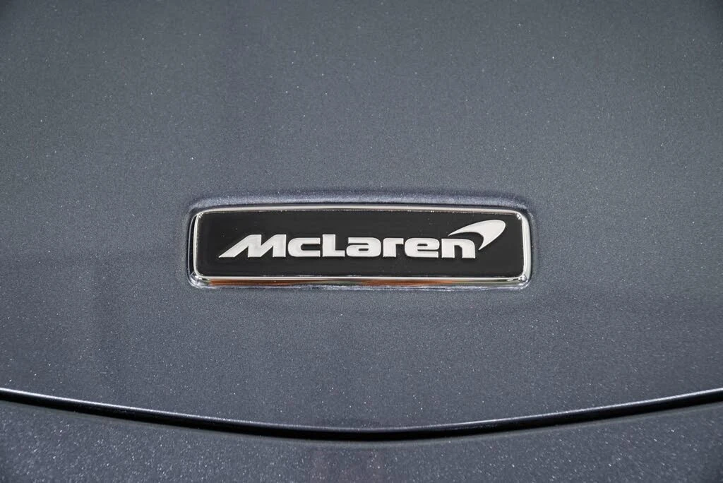 2026 McLaren Artura - Image 16 of 31