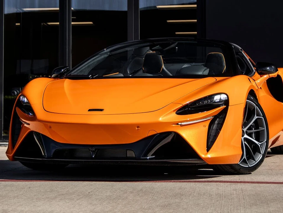 2026 McLaren Artura - Image 4 of 31