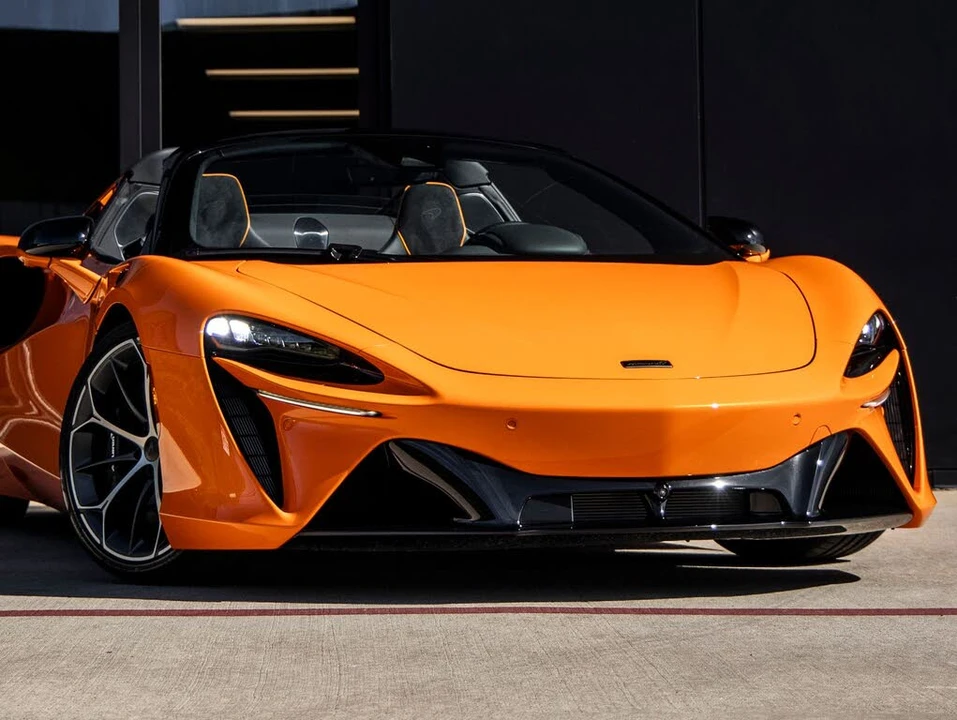 2026 McLaren Artura - Image 6 of 31