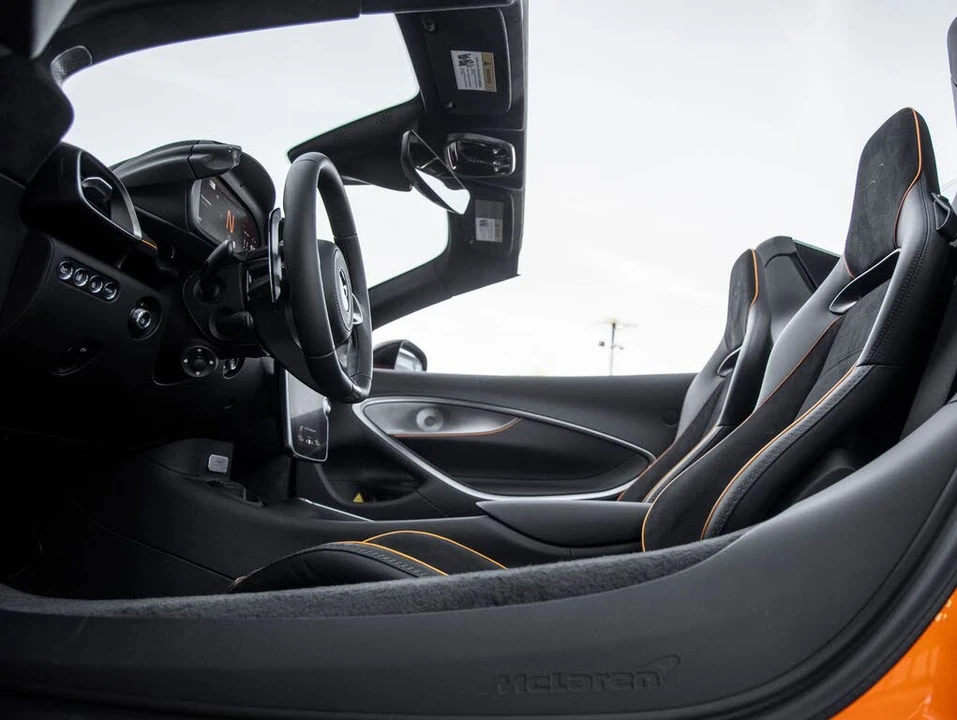 2026 McLaren Artura - Image 24 of 31