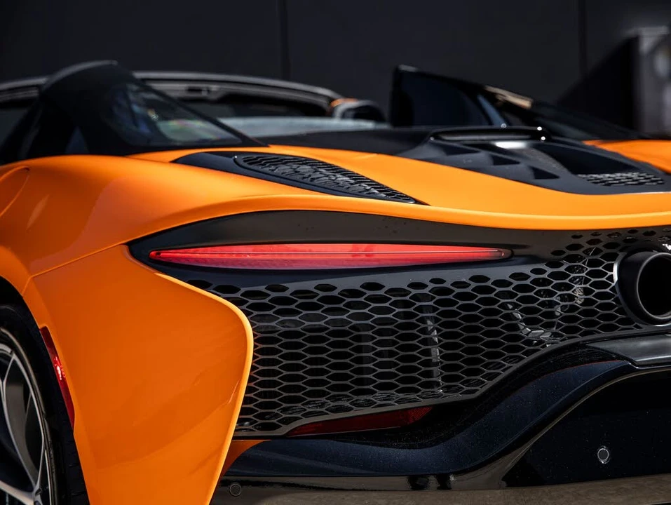 2026 McLaren Artura - Image 12 of 31
