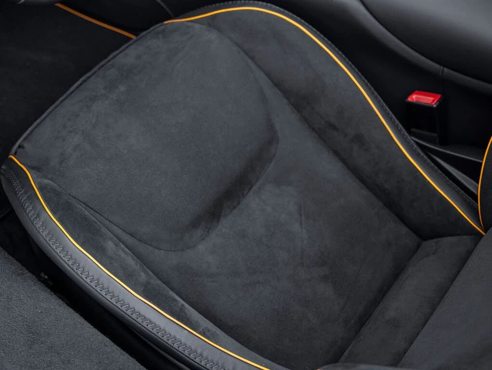 2026 McLaren Artura - Image 23 of 31