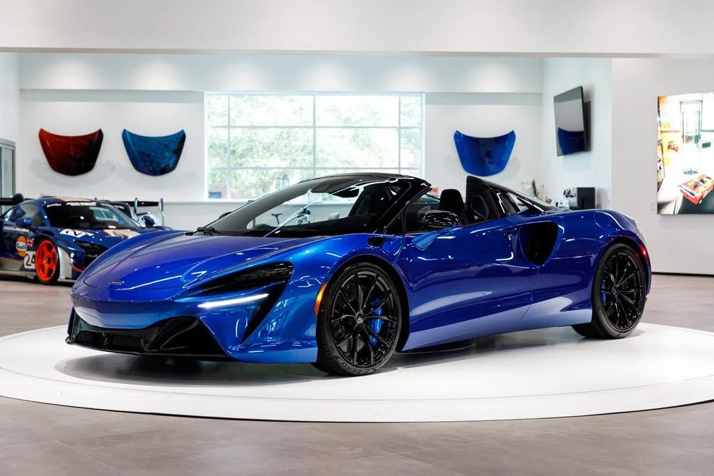 2026 McLaren Artura - Image 23 of 31