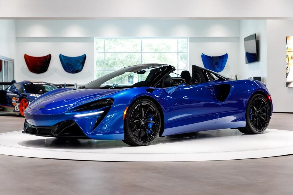 2026 McLaren Artura - Image 7 of 31