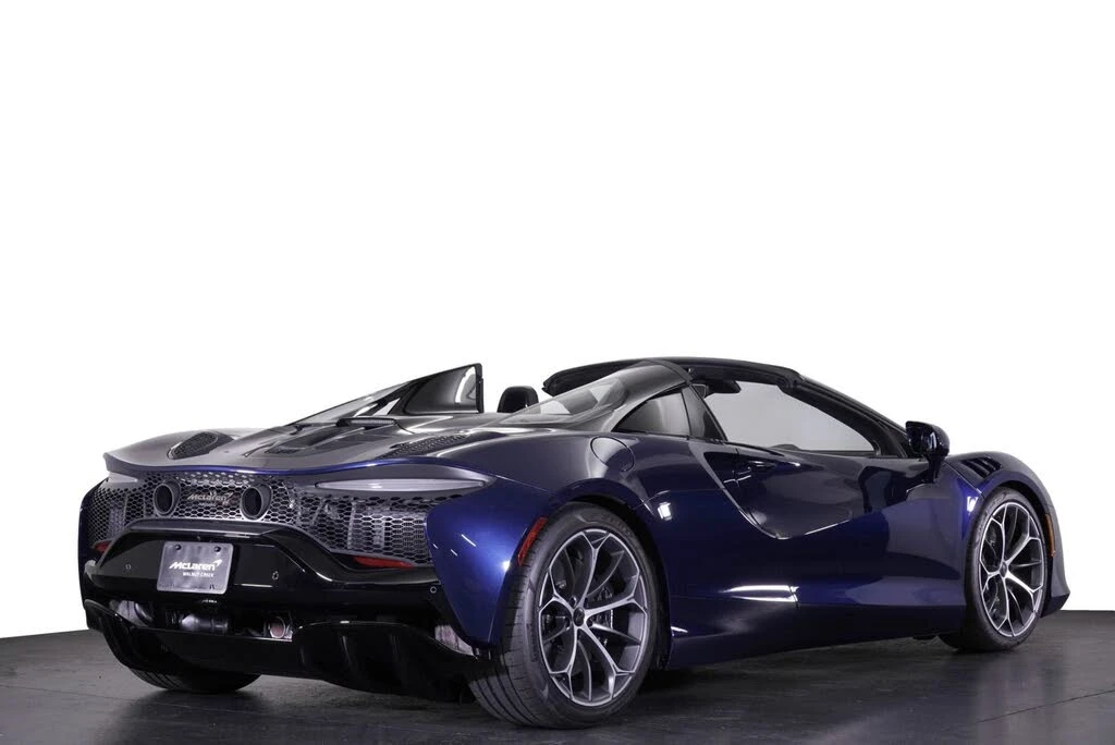 2026 McLaren Artura - Image 31 of 31