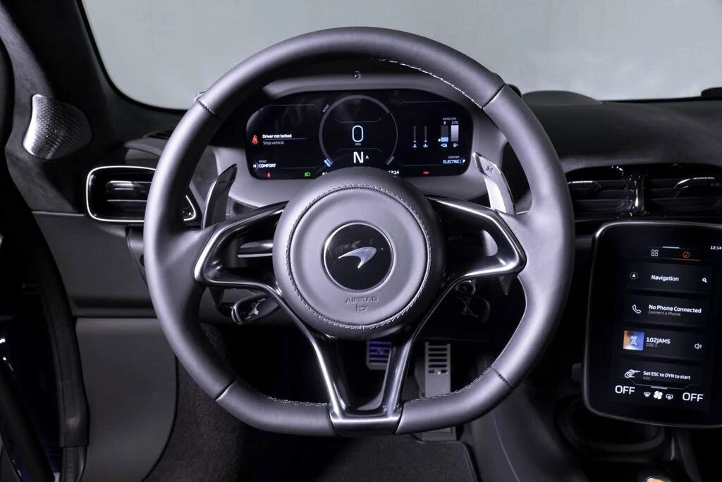 2026 McLaren Artura - Image 11 of 31
