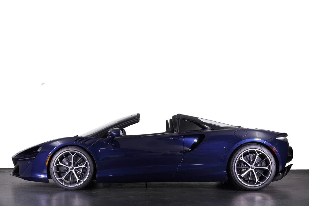 2026 McLaren Artura - Image 28 of 31
