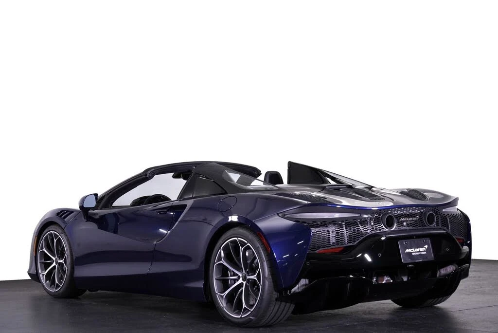 2026 McLaren Artura - Image 29 of 31