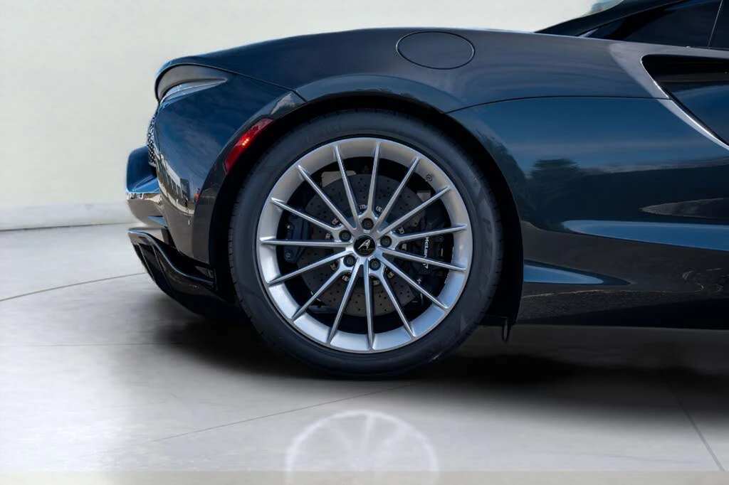 2026 McLaren Artura - Image 23 of 31