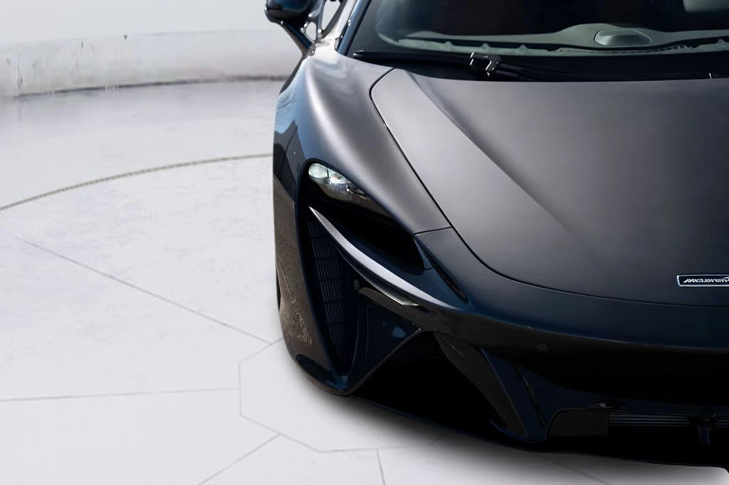 2026 McLaren Artura - Image 25 of 31