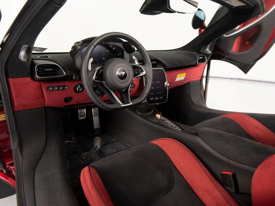 2026 McLaren Artura - Image 15 of 31