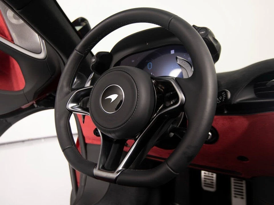 2026 McLaren Artura - Image 25 of 31