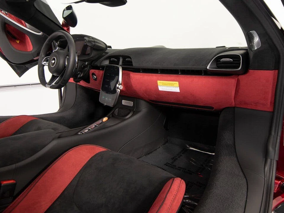 2026 McLaren Artura - Image 23 of 31