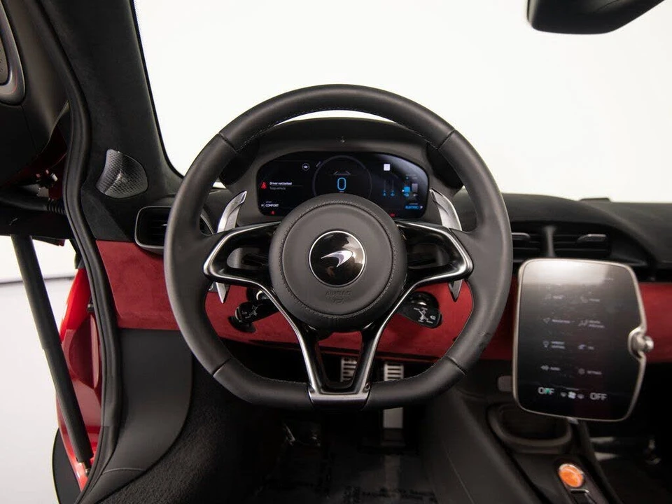2026 McLaren Artura - Image 16 of 31