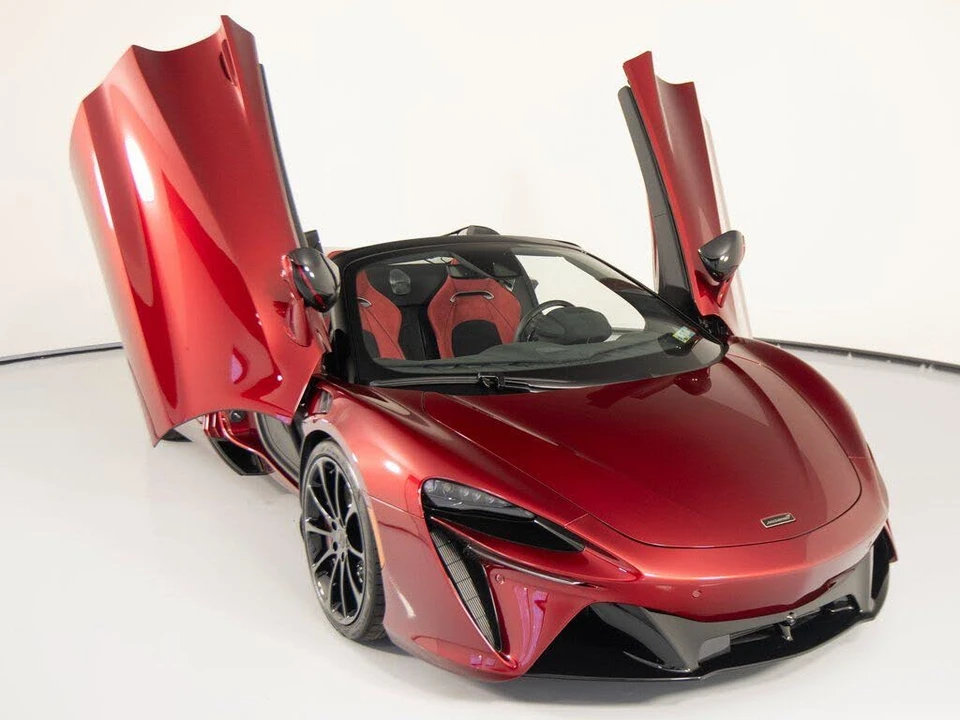 2026 McLaren Artura - Image 31 of 31