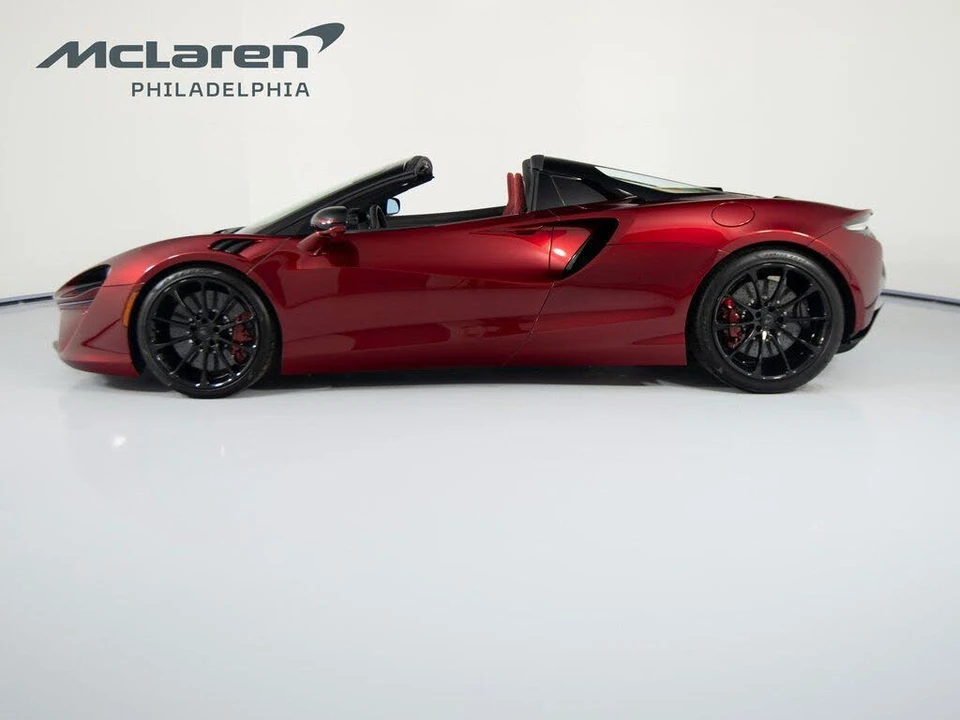 2026 McLaren Artura - Image 9 of 31