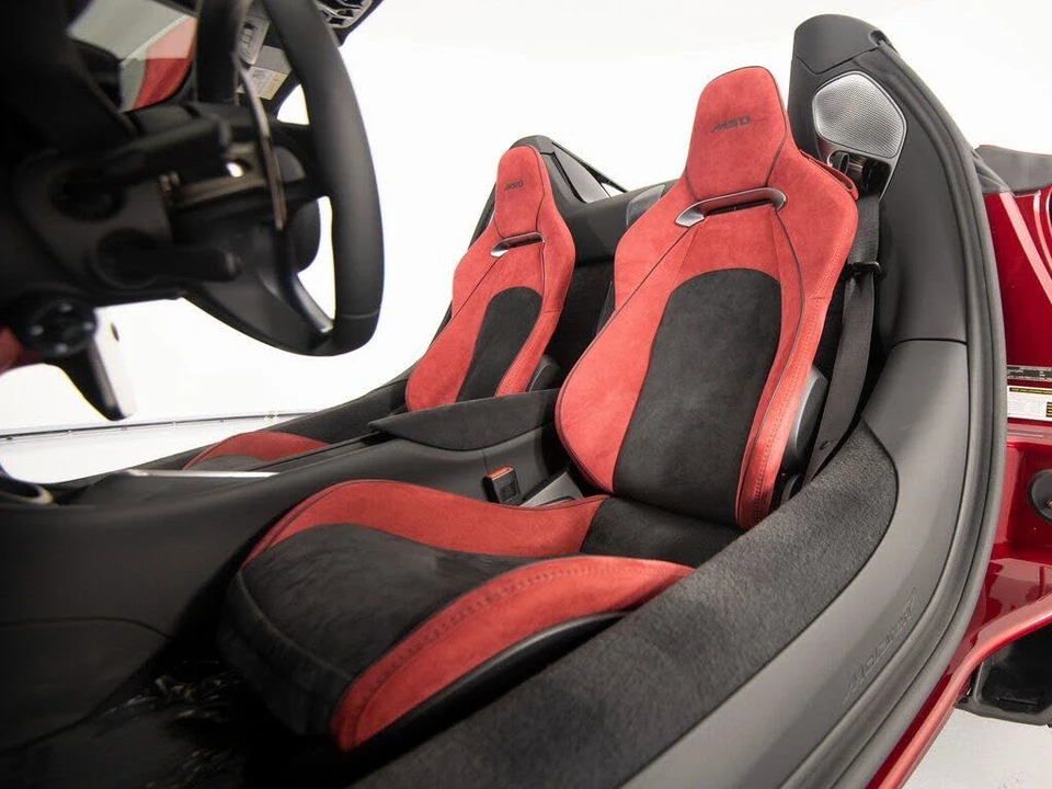 2026 McLaren Artura - Image 28 of 31