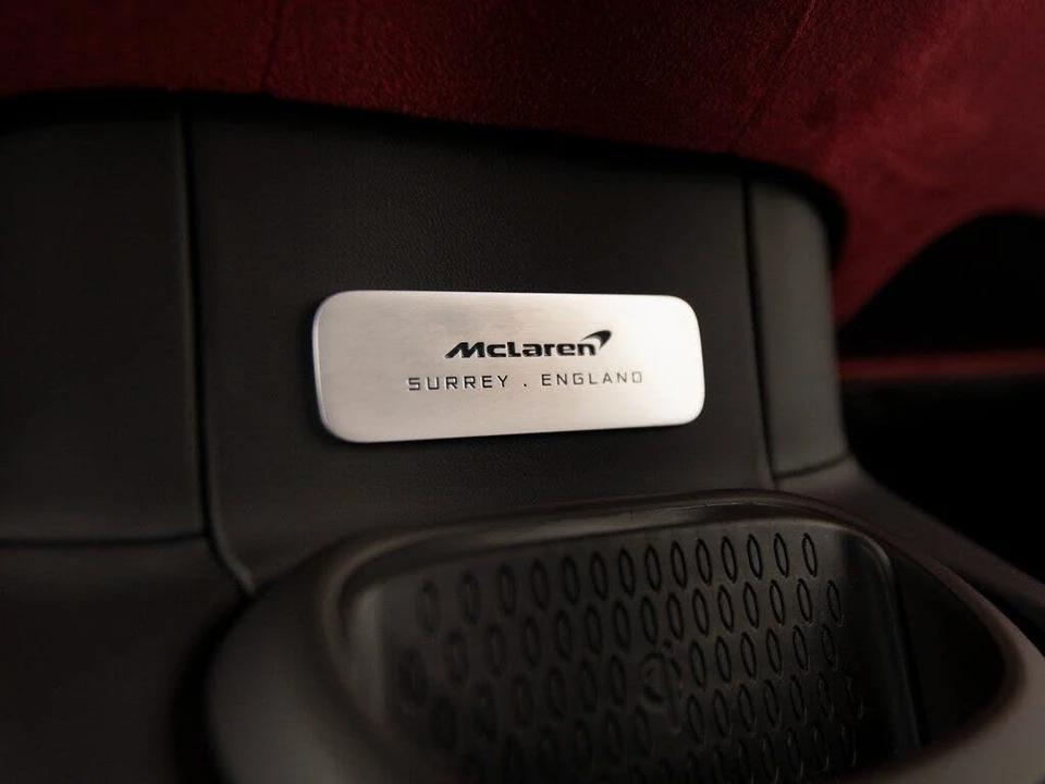 2026 McLaren Artura - Image 20 of 31