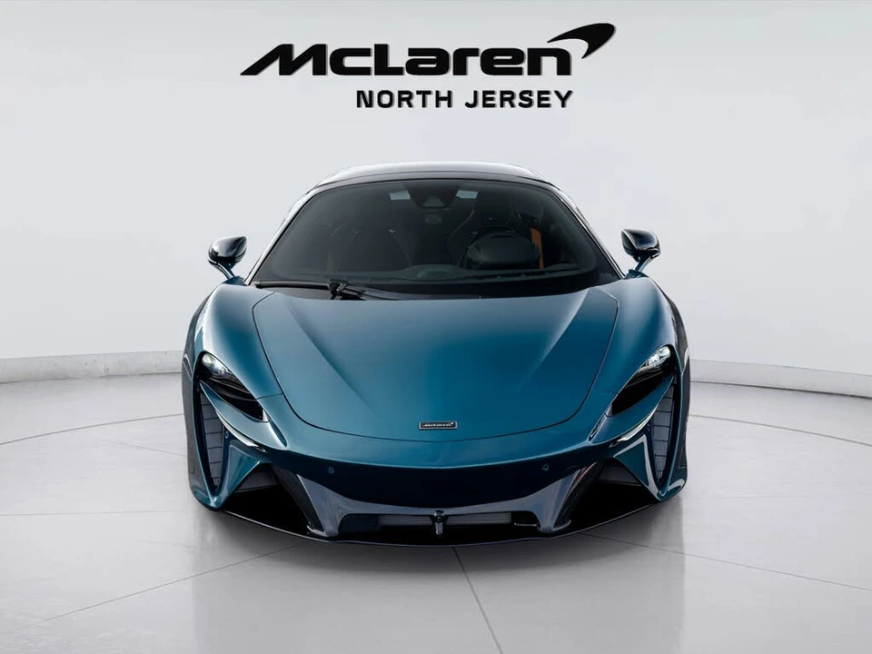 2026 McLaren Artura - Image 28 of 31