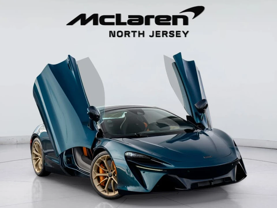 2026 McLaren Artura - Image 7 of 31