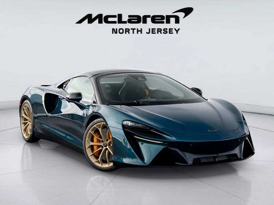 2026 McLaren Artura - Image 8 of 31