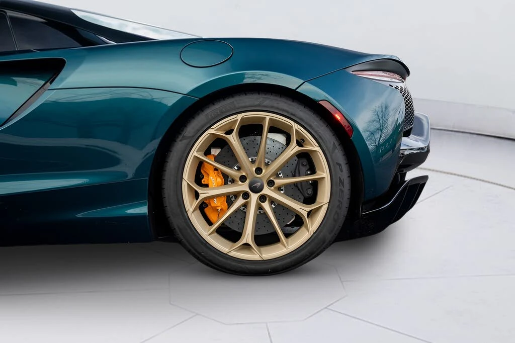2026 McLaren Artura - Image 25 of 31