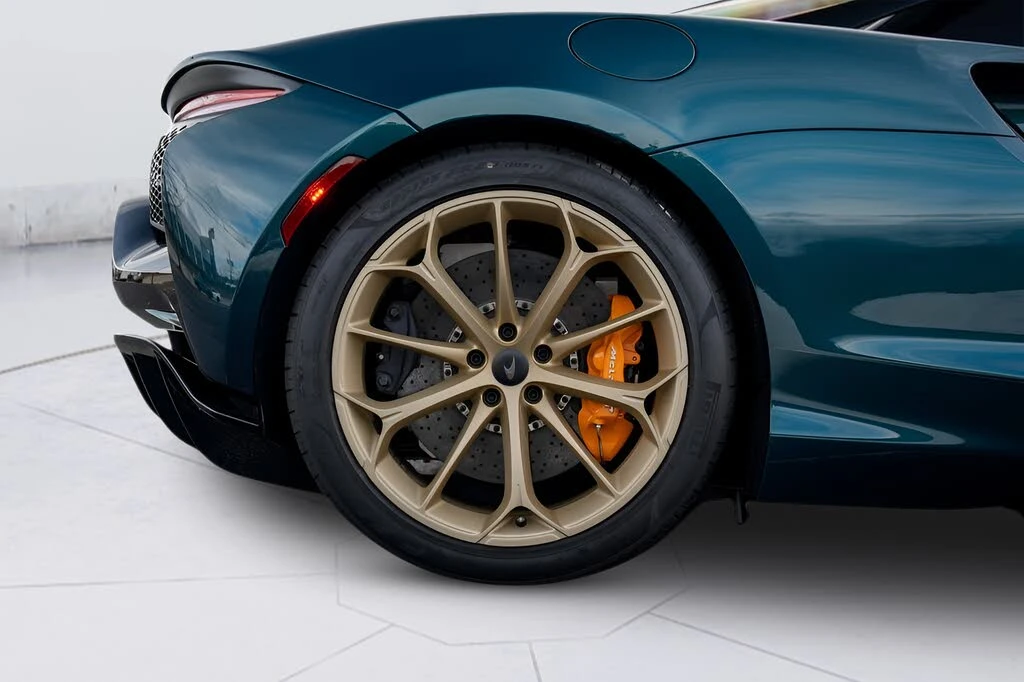 2026 McLaren Artura - Image 27 of 31