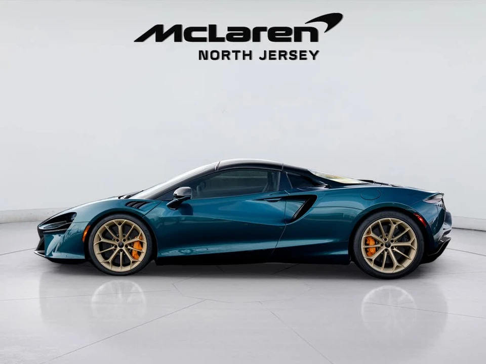 2026 McLaren Artura - Image 22 of 31