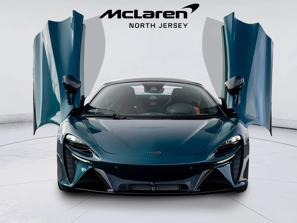 2026 McLaren Artura - Image 5 of 31
