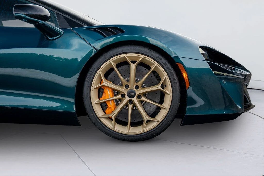 2026 McLaren Artura - Image 26 of 31